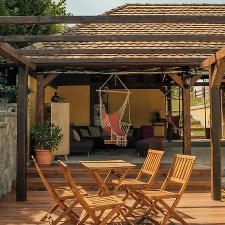 Lazina Carevina Holiday home *