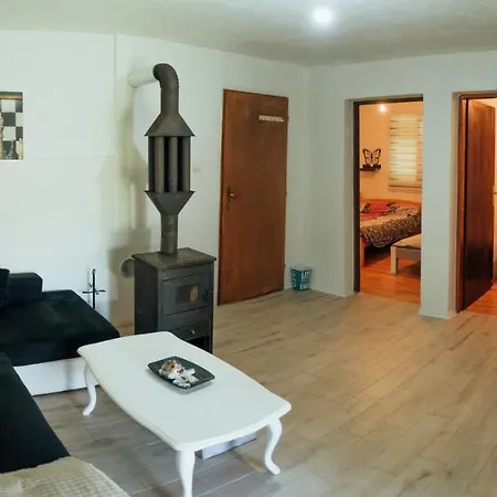 Lazina Carevina Holiday home *